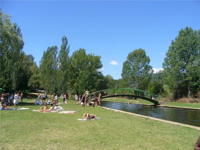 Los Robles I Sotillo Del Rincon Bagian luar foto